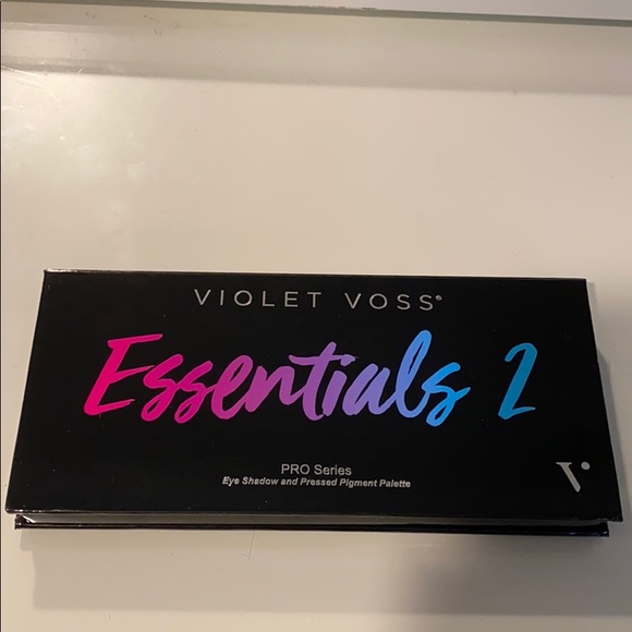 Violet Voss Essential 2 - Picture 1 of 4